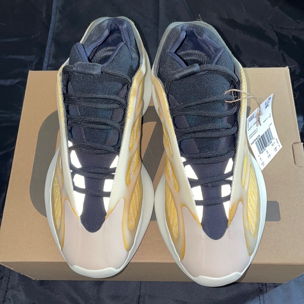 Yeezy 700 V3 Mono Safflower